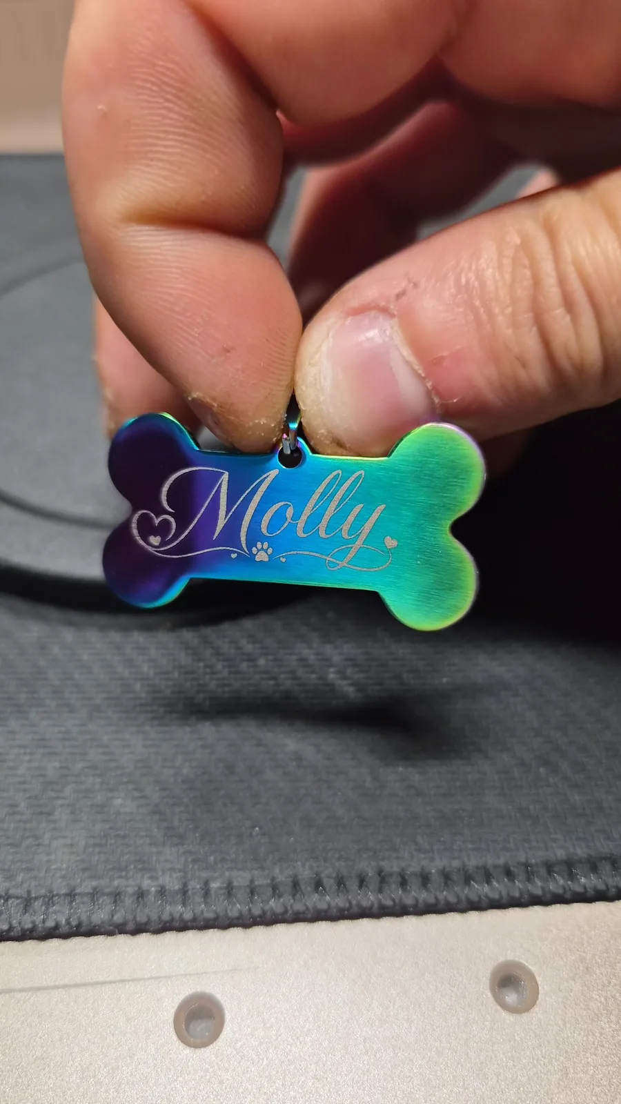 Kolorowa metalowa zawieszka dla psa z imieniem Molly